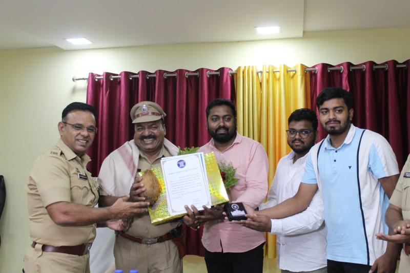 https://www.hingolipolice.gov.in/images/Welfare/1.jpg